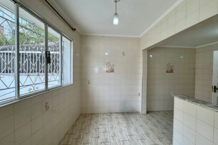 CASA AMPLA COM QUINTAL  150m² - 1.799.000,00 - Aparecida - Santos/SP