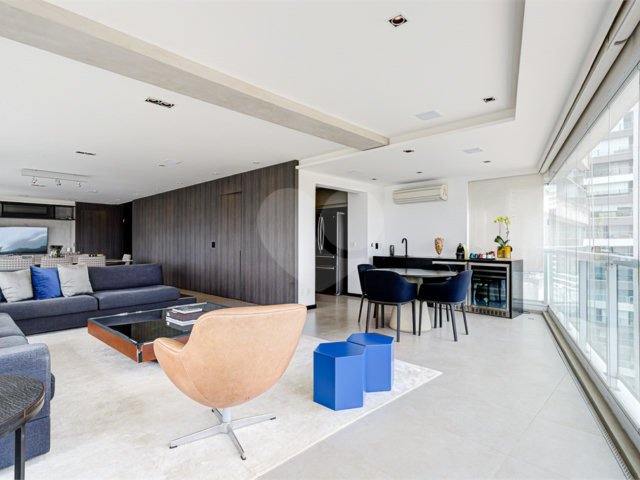 Apartamento à venda com 3 suítes em Campo Belo, São Paulo, SP