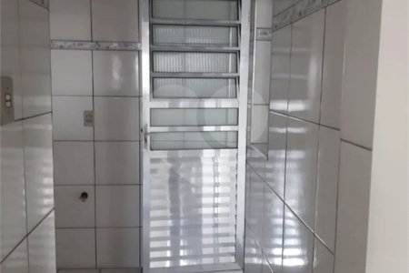 Sobrado à venda com 2 quartos em Km 18, Osasco, SP