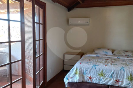 Casa à venda com 4 quartos, sendo 3 suítes,  em Geribá, Armação dos Búzios, RJ