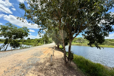 Casa à venda com 2 suítes em Loteamento de Chácaras Arumã, Sarapuí, SP