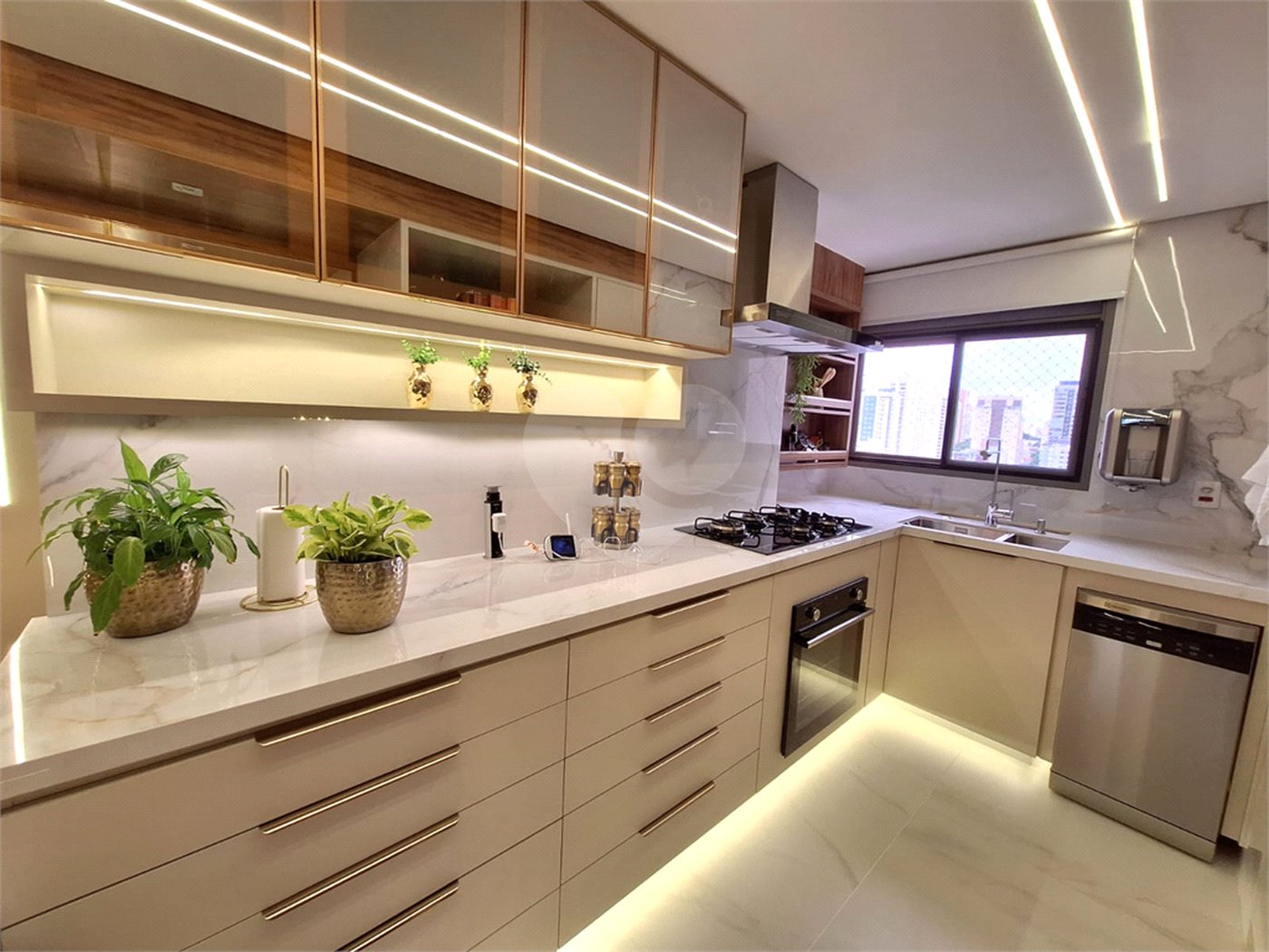 Apartamento à venda com 4 quartos, sendo 2 suítes,  em Chácara Flora, São Paulo, SP