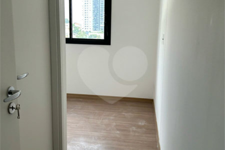 Apartamento para alugar com 3 quartos, sendo 1 suíte, em Vila Firmiano Pinto, São Paulo, SP