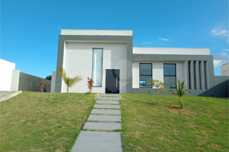 Casa à venda com 3 quartos, sendo 1 suíte, no condomínio Village Ipanema Ii, Araçoiaba da Serra - SP