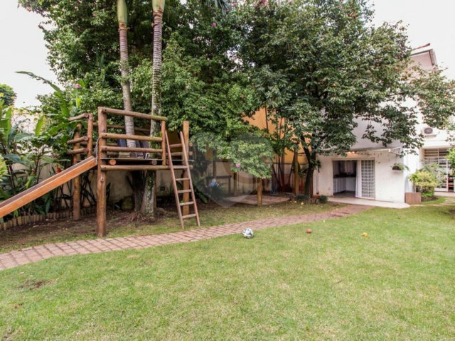 Casa à venda com 4 quartos, sendo 2 suítes,  em Brooklin, São Paulo, SP