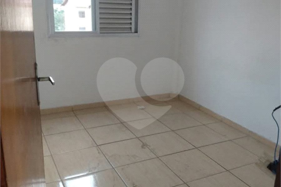 Apartamento à venda com 2 quartos em Cidade Tiradentes, São Paulo, SP
