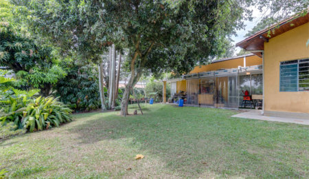 Casa Térrea à venda ou para alugar com 5 quartos, sendo 2 suítes,  em Jardim Prudência, São Paulo, SP