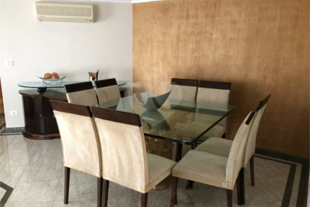 Apartamento à venda com 3 quartos, sendo 1 suíte,  em Bosque da Saúde, São Paulo, SP