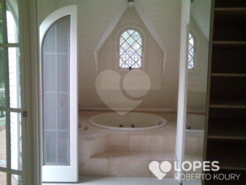 Casa à venda com 6 quartos, sendo 2 suítes, no condomínio Lago Azul Residencial e Golfe, Araçoiaba da Serra - SP