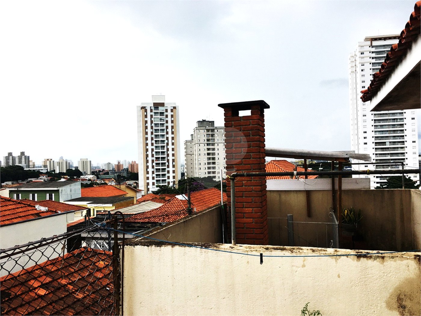 Sobrado à venda com 4 quartos, sendo 1 suíte,  em Vila Gomes, São Paulo, SP