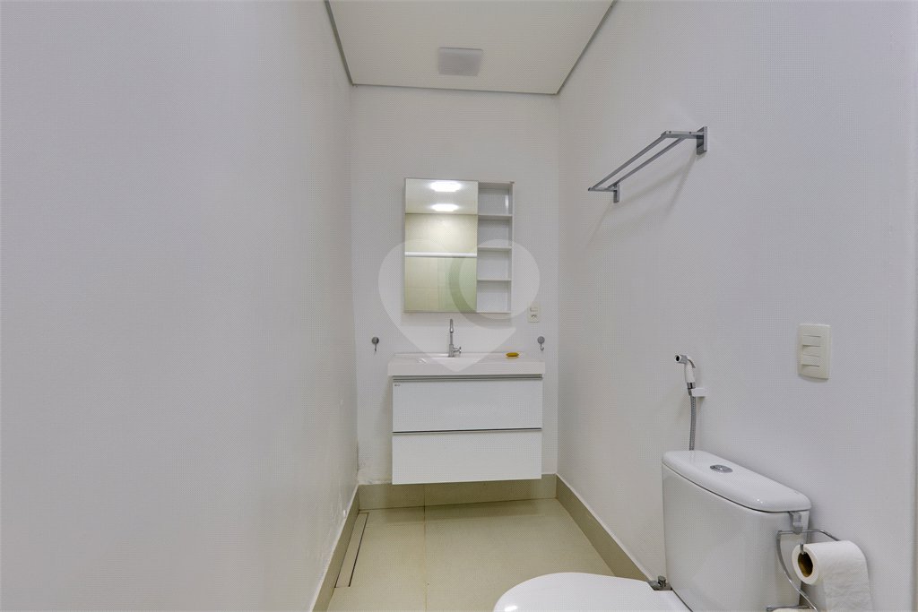 Casa Térrea à venda ou para alugar com 5 quartos, sendo 2 suítes, em Granja Julieta, São Paulo, SP