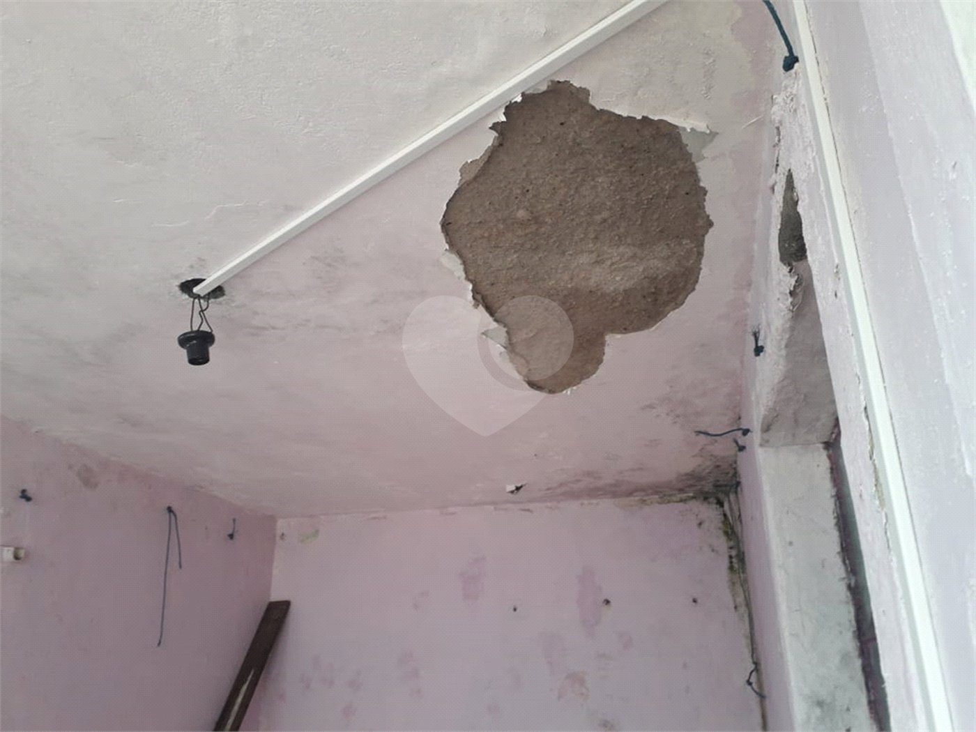 Casa Térrea à venda com 4 quartos, sendo 1 suíte, em Vila Constança, São Paulo, SP