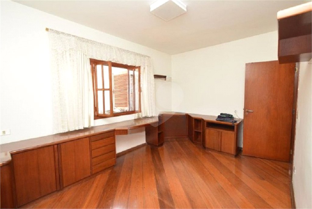 Casa à venda com 5 quartos, sendo 2 suítes, em Vila Galvão, Guarulhos, SP