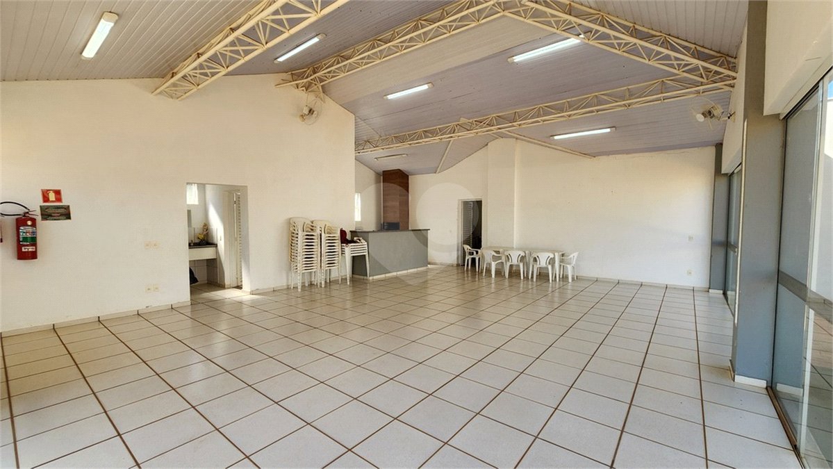 Casa à venda com 3 quartos, sendo 1 suíte, no condomínio Veneto, Araraquara - SP