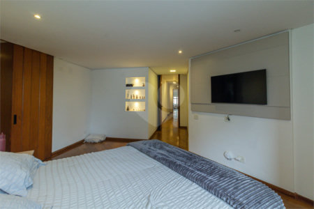 Apartamento à venda com 4 quartos, sendo 3 suítes, em Campo Belo, São Paulo, SP