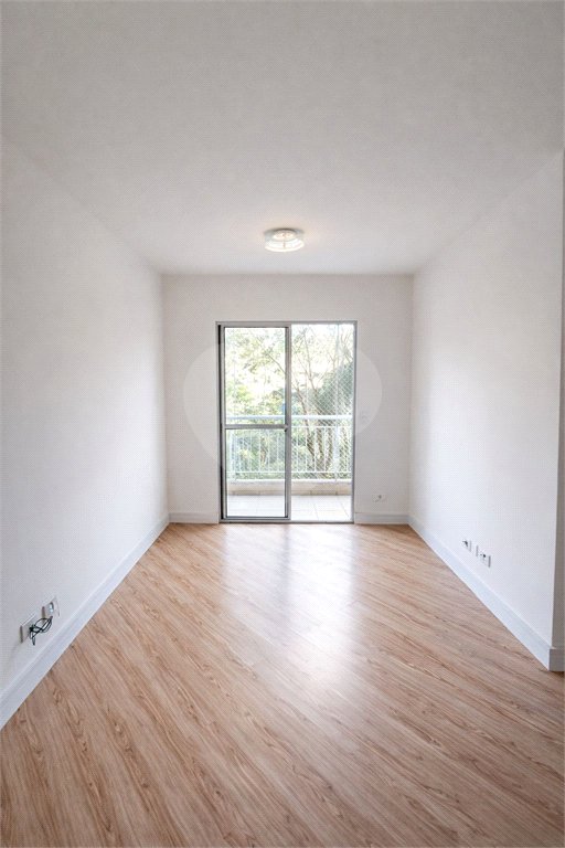 Apartamento à venda com 3 quartos em Jardim Caiapiá, Cotia, SP