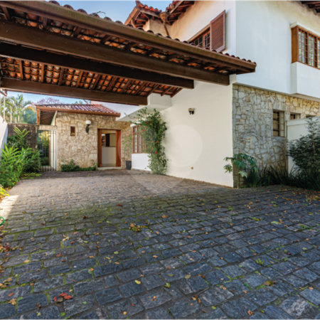 Casa à venda com 3 suítes em Alto de Pinheiros, São Paulo, SP