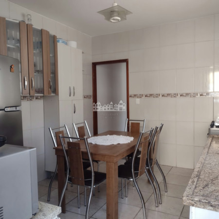 Casa à venda com 5 quartos no Centro de Atibaia/SP | Duas casas no mesmo terreno