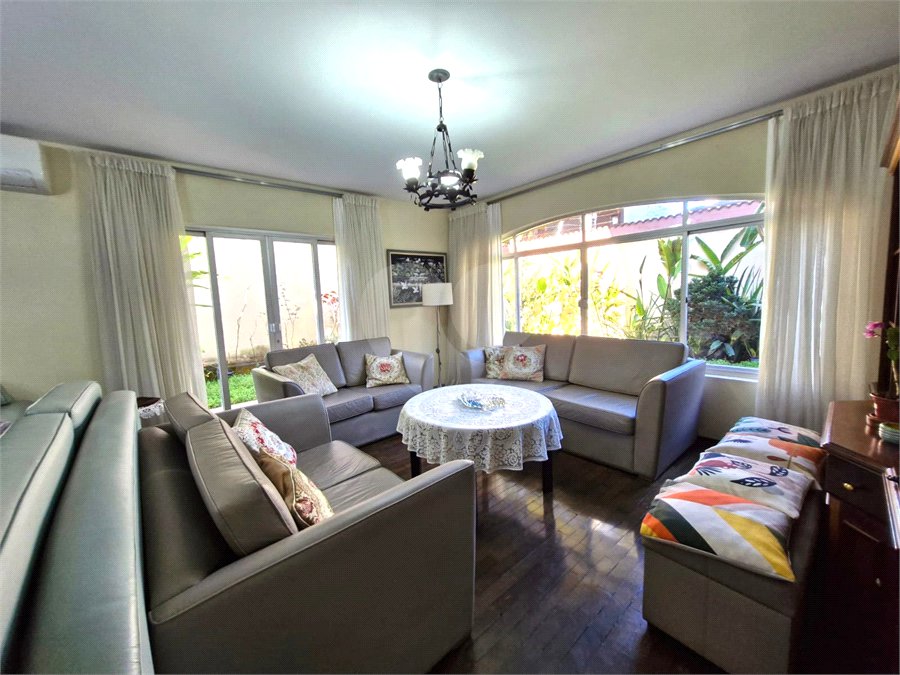 Casa à venda com 4 quartos, sendo 1 suíte, em Alto da Boa Vista, São Paulo, SP