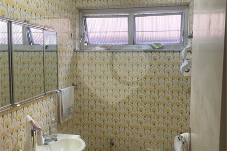 Sobrado à venda ou para alugar com 3 quartos, sendo 1 suíte, em Vila Carrão, São Paulo, SP