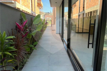Casa à venda com 4 suítes no condomínio Residencial Granville, Atibaia - SP