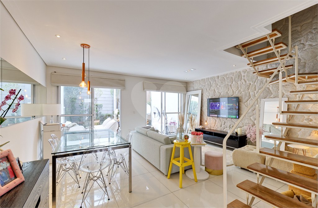 Casa à venda com 3 quartos, sendo 1 suíte, no condomínio Magnólia Gardens, São Paulo - SP