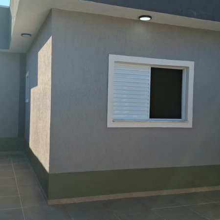 Casa à venda com piscina em Itanhaém