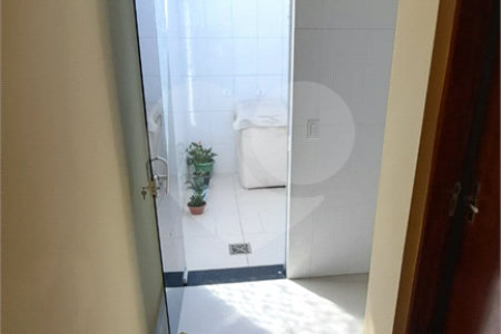 Sobrado à venda com 2 quartos em Jardim das Oliveiras, São Paulo, SP