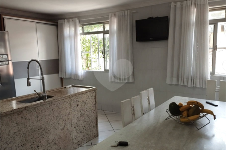 Sobrado à venda com 4 quartos, sendo 2 suítes, em Santa Teresinha, São Paulo, SP