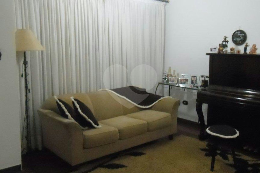 Sobrado à venda com 4 quartos, sendo 2 suítes, em Vila Irmãos Arnoni, São Paulo, SP