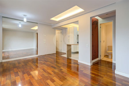 Apartamento para alugar com 3 quartos, sendo 1 suíte, em Chácara Santo Antônio, São Paulo, SP
