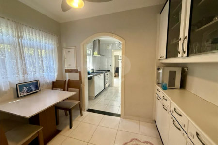 Casa à venda com 4 quartos, sendo 2 suítes,  no condomínio Morada da Lua, Vinhedo - SP