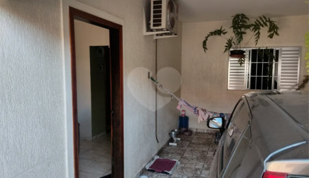 Casa à venda com 4 quartos, sendo 1 suíte,  em Jardim Amanda ii, Hortolândia, SP