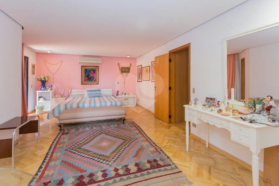 Apartamento para alugar com 5 quartos, sendo 3 suítes, em Alto de Pinheiros, São Paulo, SP