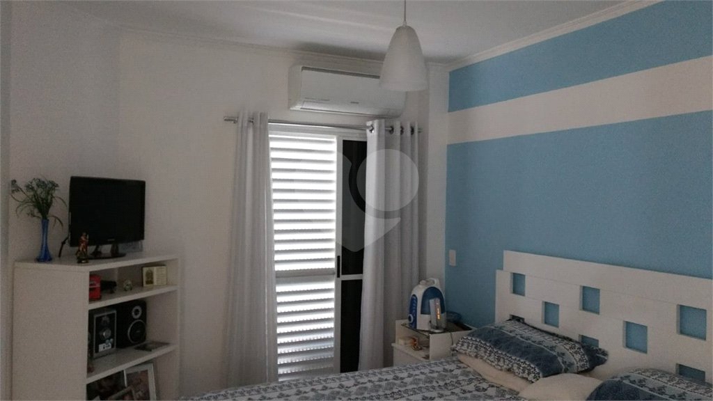 Casa à venda com 3 quartos, sendo 1 suíte, no condomínio Residencial Água Fria, São Paulo - SP