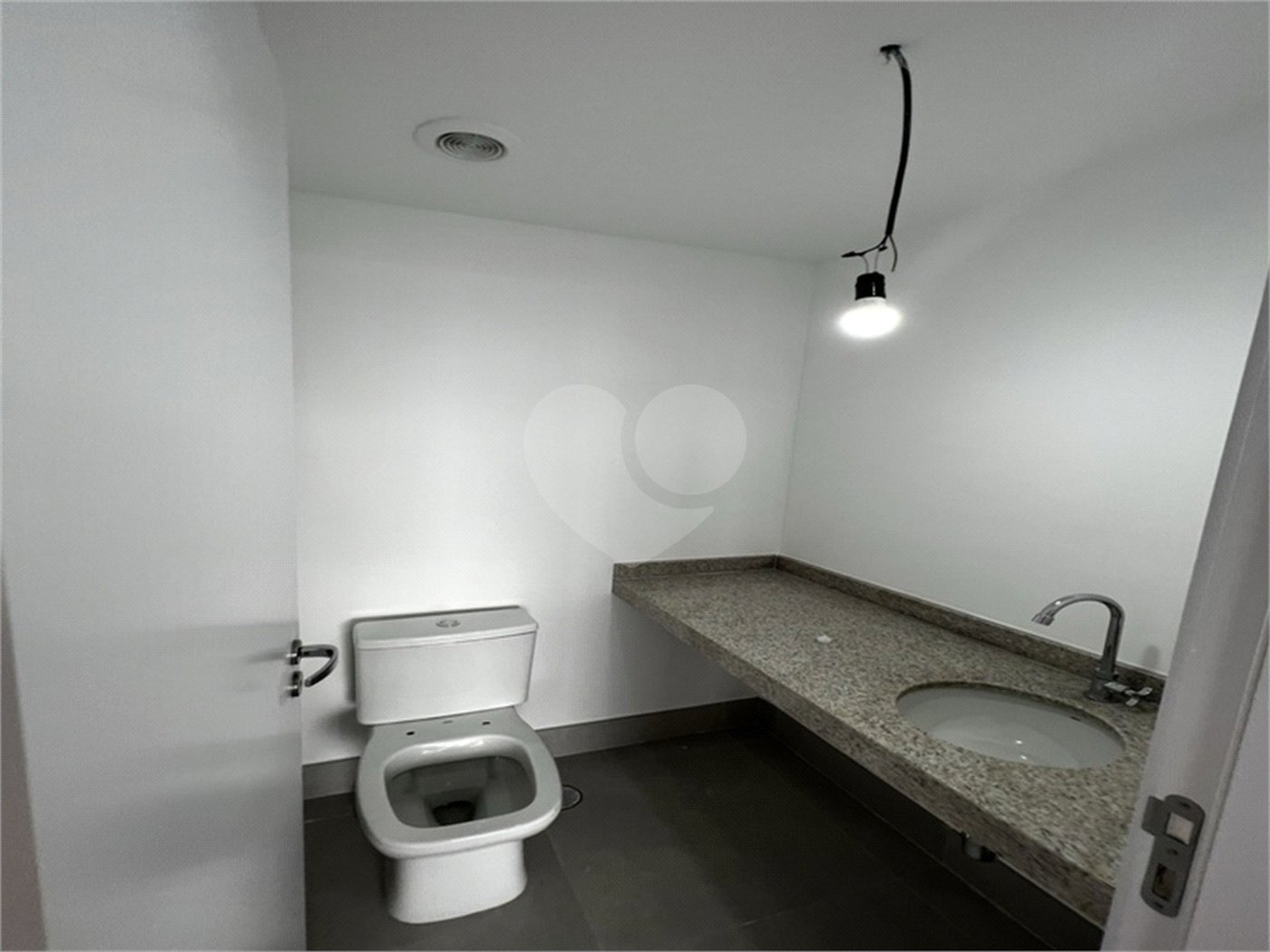 Apartamento à venda com 2 suítes em Campo Belo, São Paulo, SP
