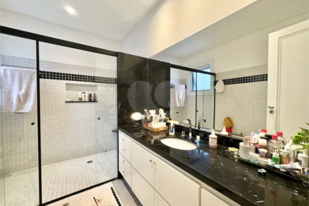 Casa à venda com 5 quartos, sendo 4 suítes, no condomínio Pignatari, São Paulo - SP