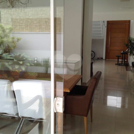 Casa à venda com 3 quartos, sendo 2 suítes,  no condomínio Real Park - Vila Oliveira, Mogi das Cruzes - SP