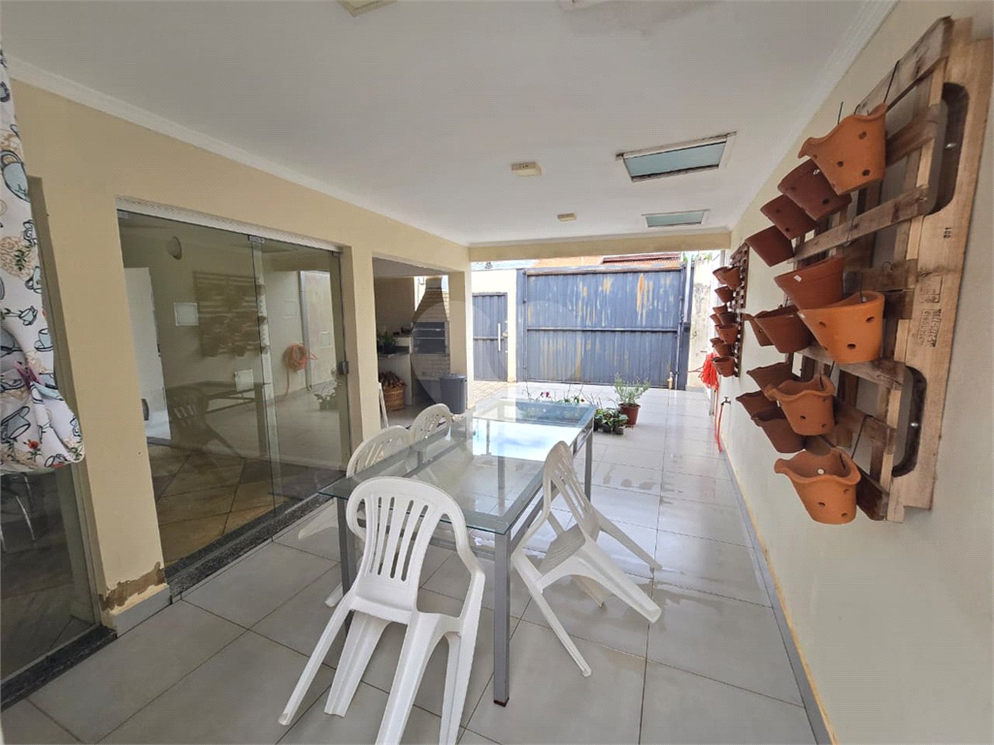 Casa à venda com 4 quartos, sendo 2 suítes,  em Vila Nastri, Itapetininga, SP