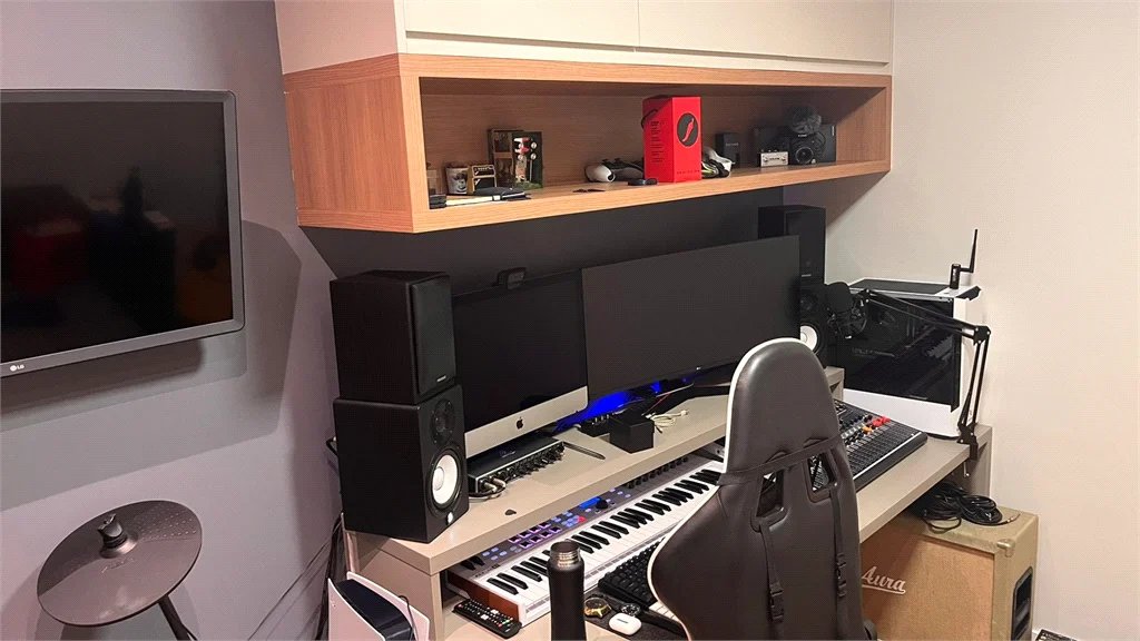 Apartamento à venda com 4 quartos, sendo 1 suíte,  em Jardim Vazani, São Paulo, SP