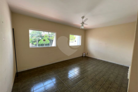 Casa à venda com 3 quartos, sendo 1 suíte, em Vila Aurora, Indaiatuba, SP
