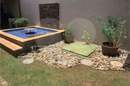 Casa em condomínio Alvorada em Araraquara com 3 dormitórios e piscina