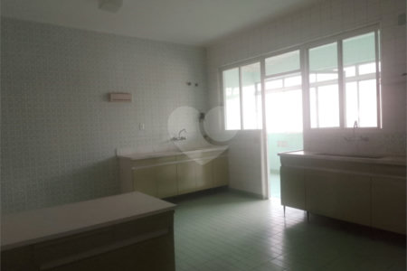 Apartamento à venda com 4 quartos, sendo 1 suíte, em República, São Paulo, SP