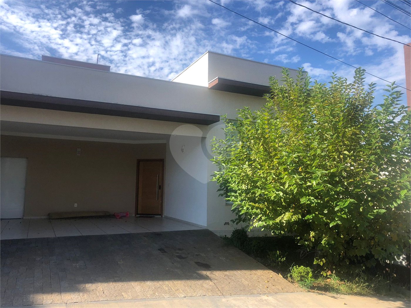 Casa à venda com 4 quartos, sendo 1 suíte, no condomínio Villagio Milano, Sorocaba - SP