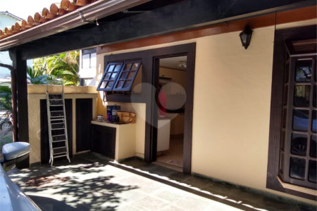 Casa à venda com 5 quartos, sendo 1 suíte, no condomínio Vivendas, Rio de Janeiro - RJ