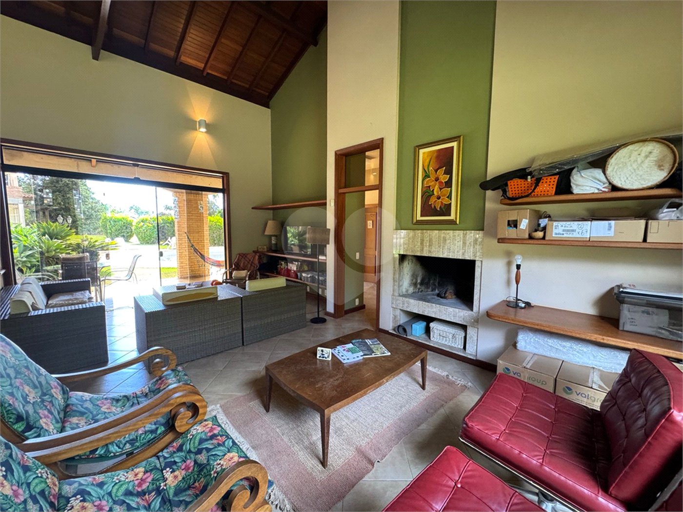Casa à venda com 7 quartos, sendo 3 suítes,  em Jardim Colombo, Itapetininga, SP