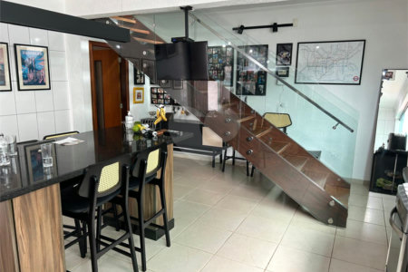 Casa à venda com 2 suítes no condomínio Residencial, Mogi das Cruzes - SP
