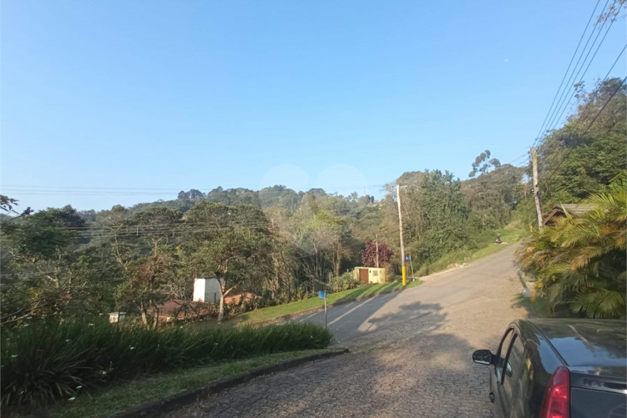 Casa à venda com 4 quartos, sendo 1 suíte, no condomínio Alpes da Cantareira, Mairiporã - SP