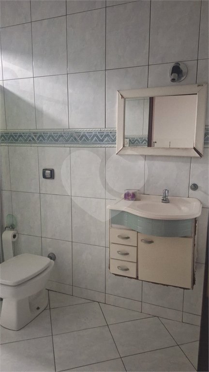 Sobrado à venda ou para alugar com 4 suítes em Sitio Paredão, Ferraz de Vasconcelos, SP