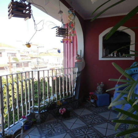 Sobrado à venda com 4 quartos, sendo 3 suítes, em Vila Gustavo, São Paulo, SP